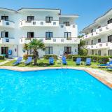 Dolphin Beach, Pool