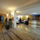 Tropis, Lobby