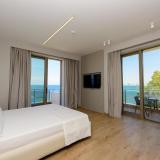 Navy Hotel, Bild 3