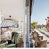 Grand Ferdinand, Bar