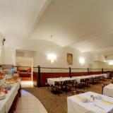 Carlton Opera, Restaurant