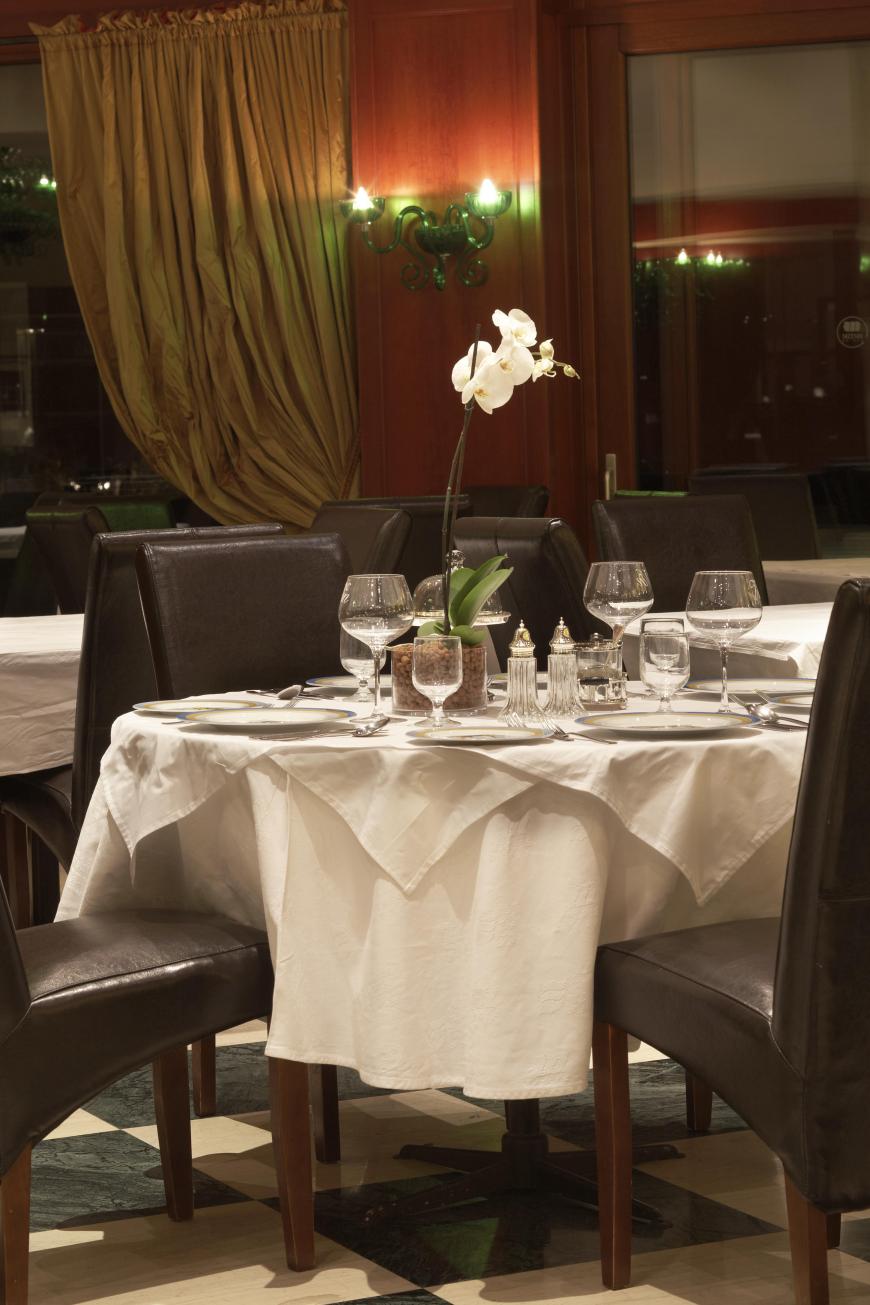 Mitsis Ramira Beach Hotel, Restaurant