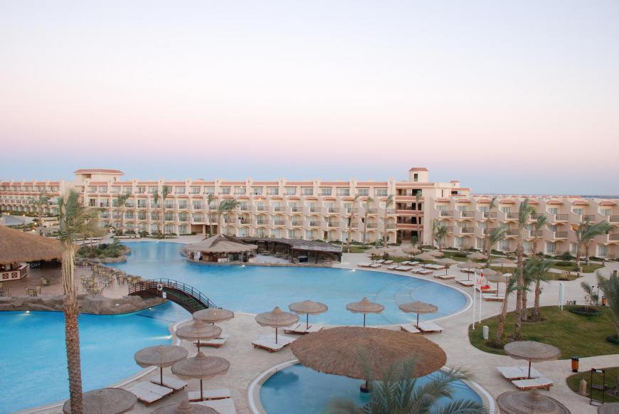 Pyramisa Beach Resort Sahl Hasheesh, Pool