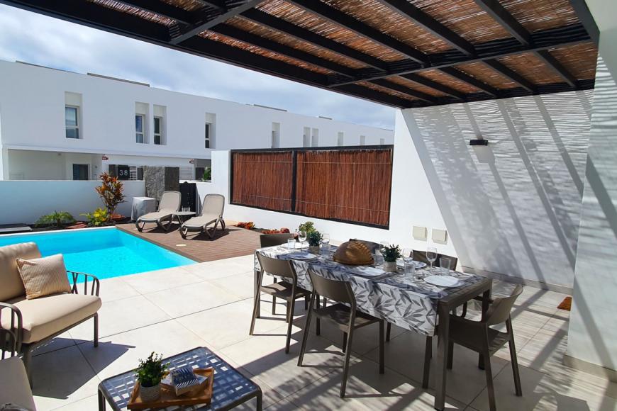 4 Sterne Hotel: Serena Holiday Homes by LIVVO - Playa Blanca, Lanzarote (Kanaren)