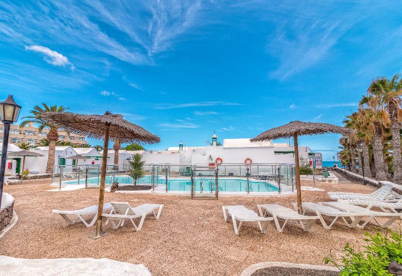 2 Sterne Hotel: LIVVO Las Gaviotas - Puerto del Carmen, Lanzarote (Kanaren)