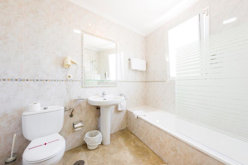 3 Sterne Hotel: Toboso Chaparil - Nerja, Costa del Sol (Andalusien)