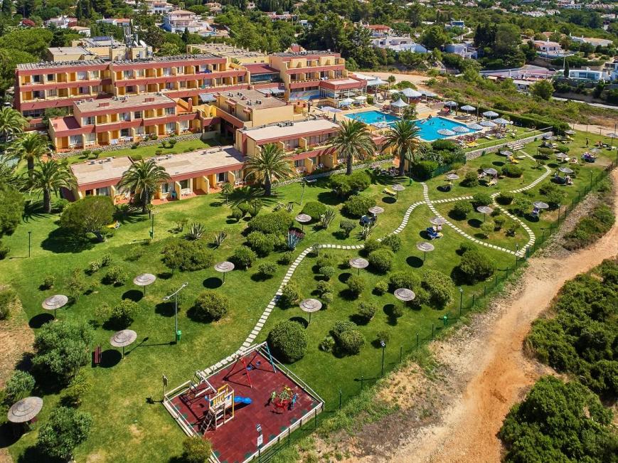 4 Sterne Familienhotel: Baia Cristal Beach & Spa Resort - Carvoeiro, Algarve