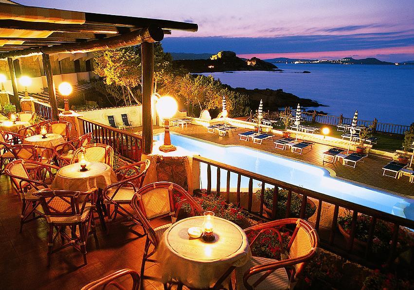 4 Sterne Hotel: Grand Hotel Smeraldo Beach - Baia Sardinia, Sardinien