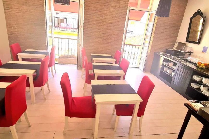 2 Sterne Hotel: Albufeira Beach Hotel by Kavia - Albufeira, Algarve, Bild 2