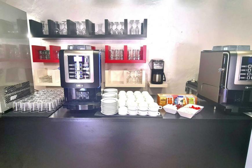 2 Sterne Hotel: Albufeira Beach Hotel by Kavia - Albufeira, Algarve, Bild 9