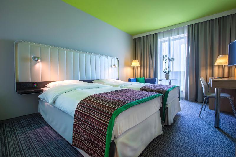 Hotel Park Inn Frankfurt Airport www.vtours.com