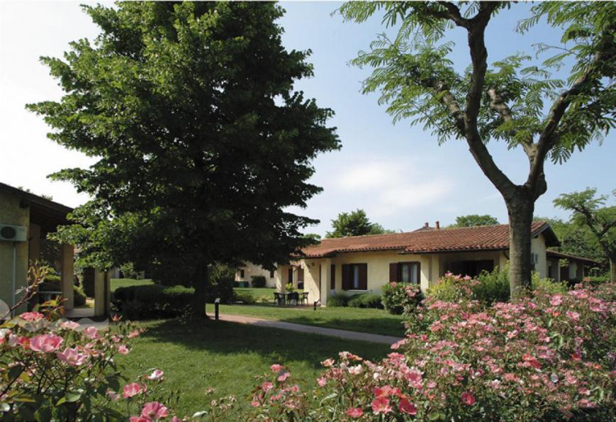 4 Sterne Hotel: The Garda Village - Sirmione, Gardasee