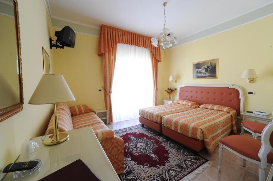 3 Sterne Hotel: Hotel Cristallo - Malcesine, Gardasee, Bild 3