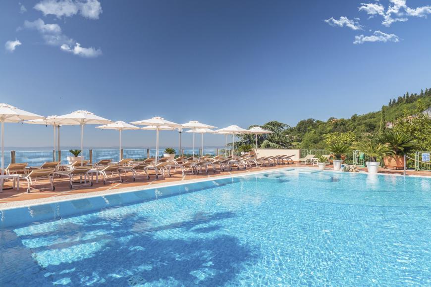 4 Sterne Hotel: Madrigale Panoramic, Lifestyle & Soulful Hotel - Garda, Gardasee