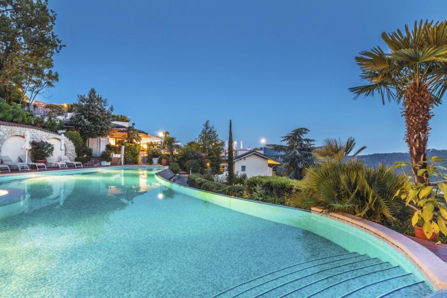 4 Sterne Hotel: Madrigale Panoramic, Lifestyle & Soulful Hotel - Costermano, Gardasee, Bild 2