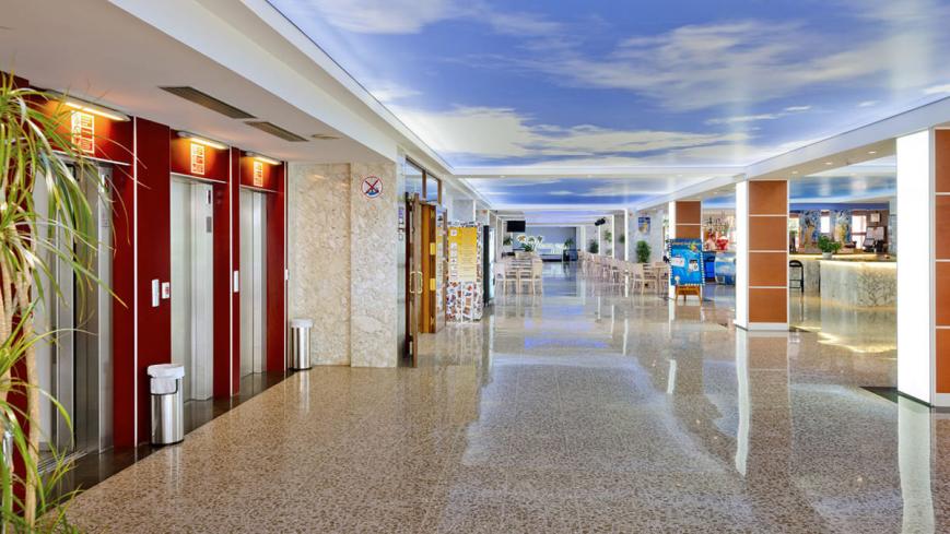 4 Sterne Hotel: GHT Oasis Park & Spa - Lloret de Mar, Costa Brava (Katalonien), Bild 3
