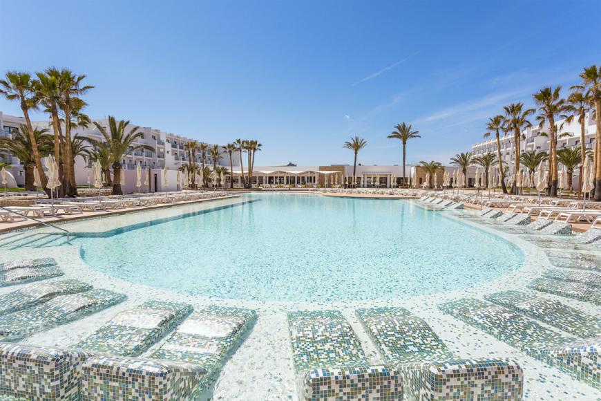 5 Sterne Hotel: Grand Palladium White Island Resort and Spa - Playa d'en Bossa, Ibiza (Balearen), Bild 2