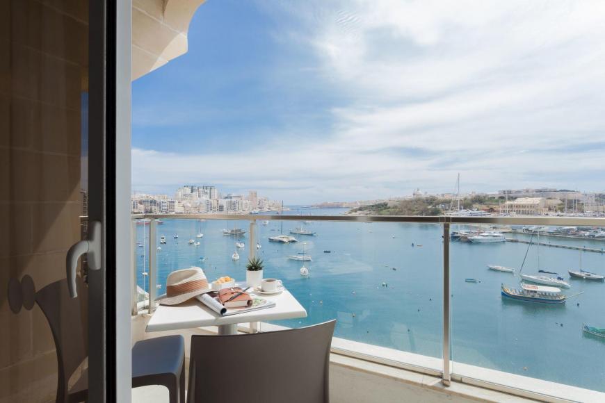 3 Sterne Hotel: 115 The Strand - Sliema, Malta