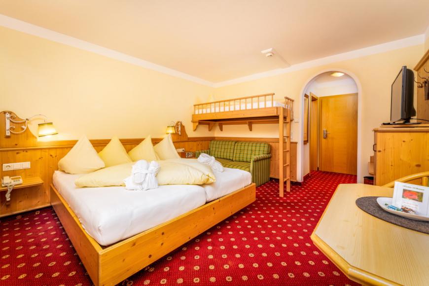 4 Sterne Familienhotel: Alpen Wohlfühlhotel Dörflwirt - Zell am Ziller, Tirol, Bild 2