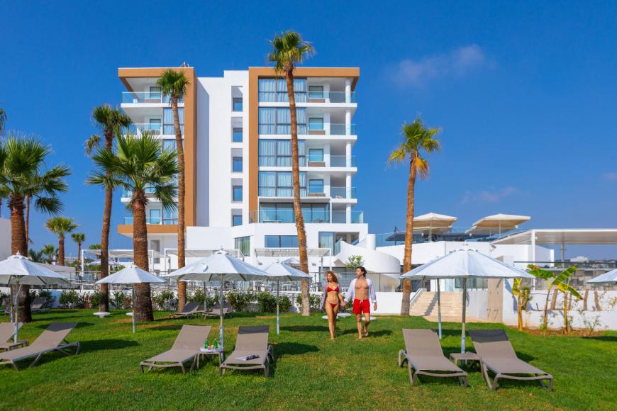 4 Sterne Hotel: Leonardo Crystal Cove Hotel and Spa by the Sea - Adults Only - Protaras, Famagusta (Süden), Bild 2