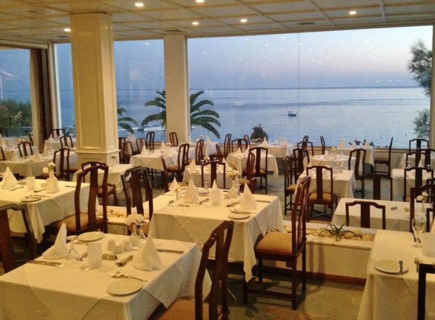 Grecian Sands, Restaurant