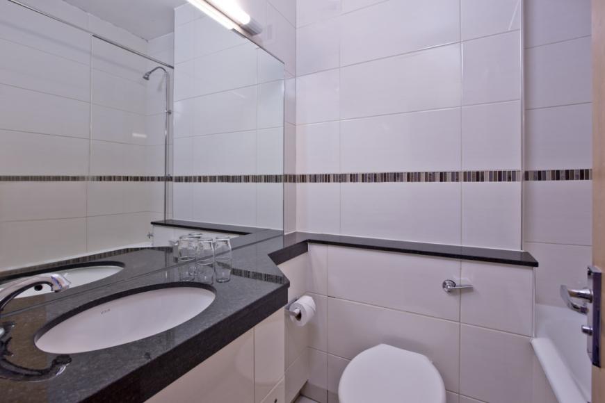 2.5 Sterne Hotel: The Tavistock Hotel - London, England, Bild 5