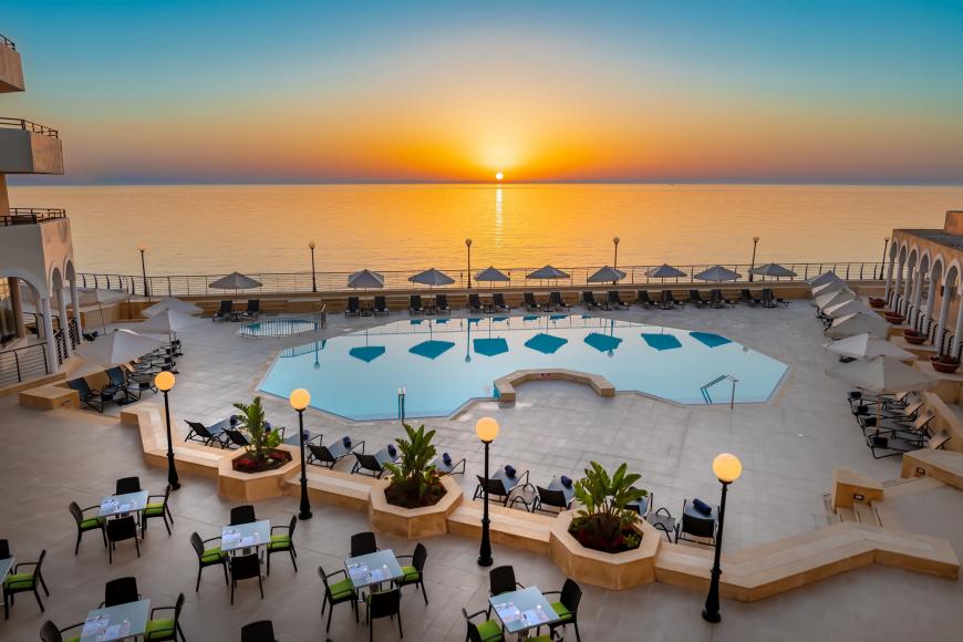 5 Sterne Hotel: Radisson Blu Resort Malta St. Julians - St. Georg´s Bay - Malta, Malta