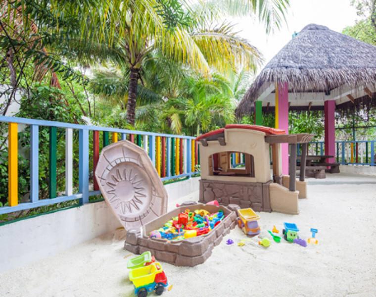 5 Sterne Familienhotel: Machchafushi Island Resort & Spa, The Centara Collection - Alif Dhaal Atoll, Ari Atoll (Nord & Süd), Bild 5