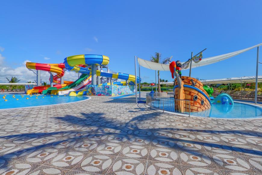 4 Sterne Familienhotel: Crystals Beach Resort Belle Mare, a member of Radisson Individuals - Palmar, Westküste Mauritius, Bild 10