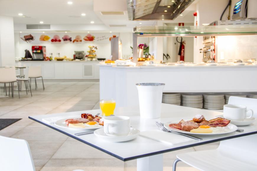 4 Sterne Hotel: Triton Beach - Cala Ratjada, Mallorca (Balearen), Bild 5