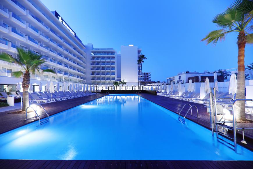 4 Sterne Hotel: Iberostar Waves Bahia de Palma - Playa de Palma, Mallorca (Balearen)