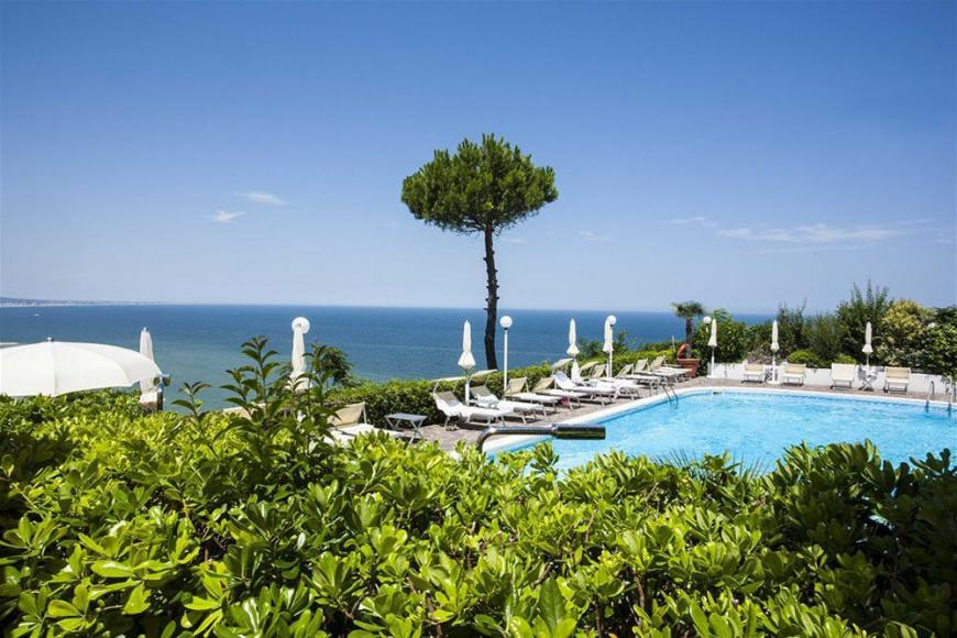 4 Sterne Hotel: Hotel Posillipo - Gabicce Mare, Marken