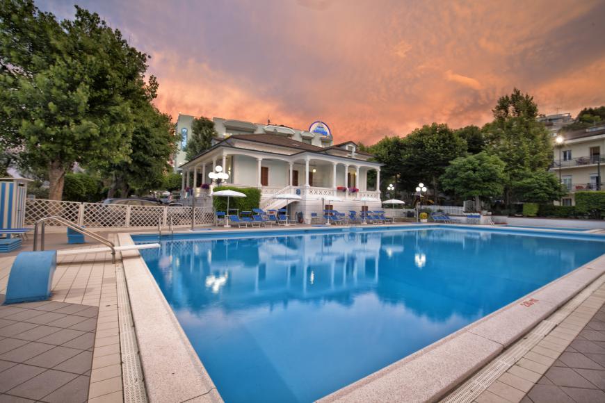 4 Sterne Familienhotel: Hotel Venus - Gabicce Mare, Marken