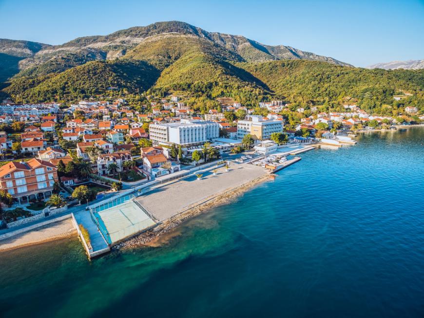 4 Sterne Familienhotel: Carine Hotel Delfin - Bijela, Montenegrinische Adriaküste