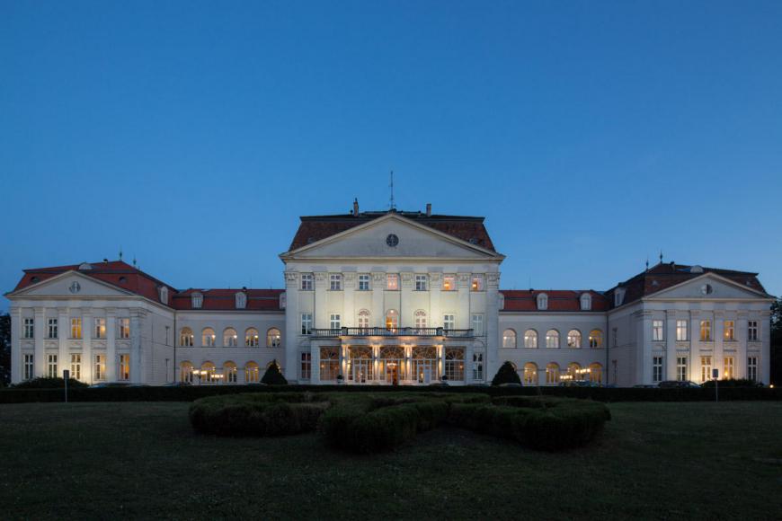 Austria Trend Hotel Schloss Wilhelminenberg, Aussenansicht