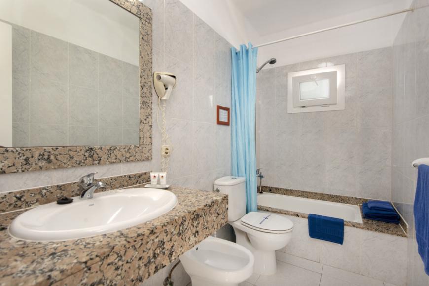 2 Sterne Hotel: Rocas Blancas - Puerto del Carmen, Lanzarote (Kanaren), Bild 9