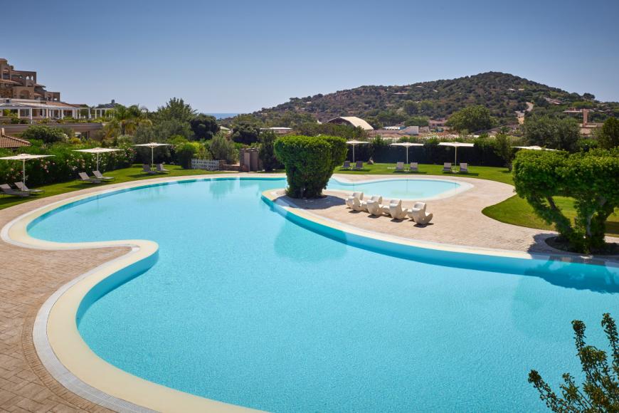 4 Sterne Hotel: Chia Laguna Hotel Village - Domus de Maria, Sardinien