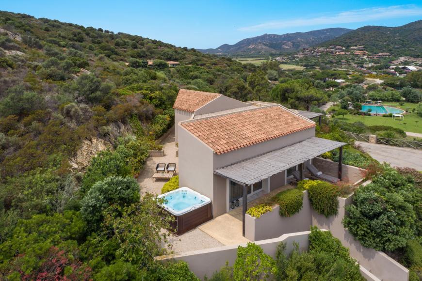 5 Sterne Hotel: Baia di Chia Resort Sardinia, Curio Collection by Hilton - Domus de Maria, Sardinien, Bild 10