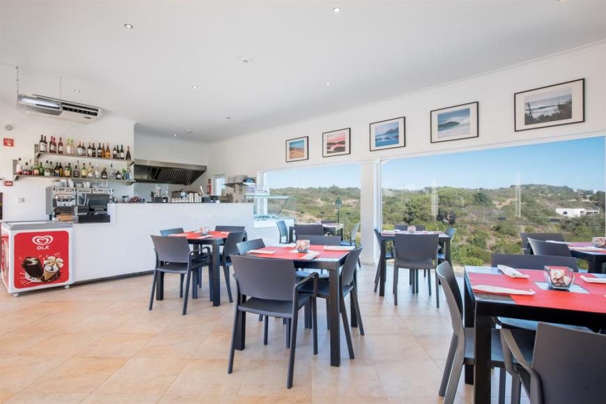 4 Sterne Hotel: NAU Salema Beach Village - Salema, Algarve, Bild 4