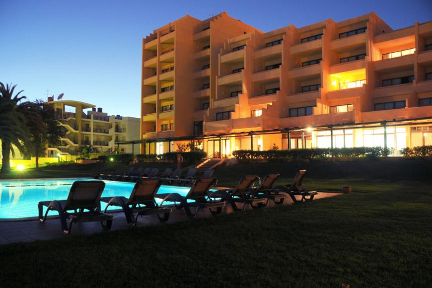 3 Sterne Familienhotel: Meia Praia Lagos – Beach Club Apartment  (ex. Dom Pedro Lagos) - Lagos, Algarve