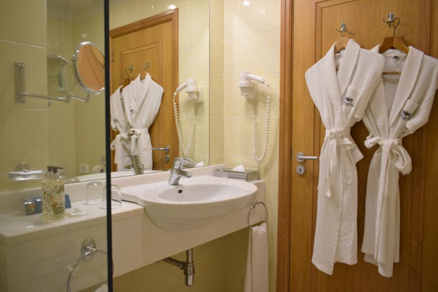 4 Sterne Hotel: Regency Cliff - Adults Only - Funchal, Madeira, Bild 6