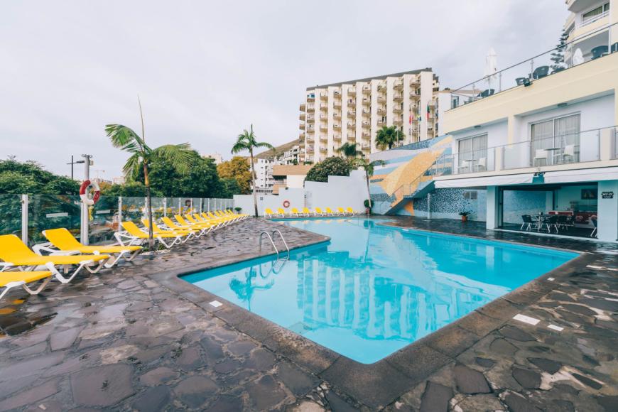 4 Sterne Hotel: Muthu Raga - Funchal, Madeira, Bild 1