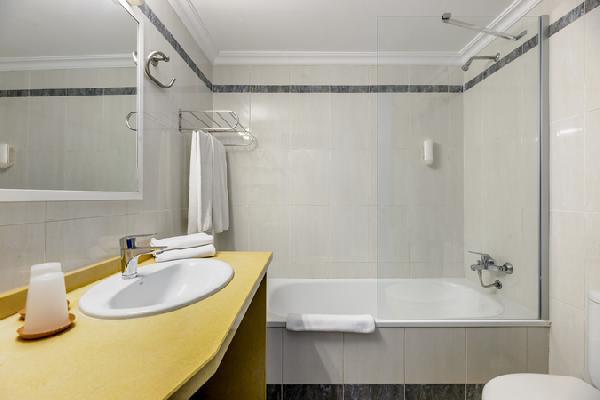 3 Sterne Familienhotel: Apartamentos Vibra Tivoli - Playa d'en Bossa, Ibiza (Balearen), Bild 10