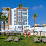 Leonardo Crystal Cove Hotel and Spa by the Sea - Adults Only, Bild 2 ansehen Leonardo Crystal Cove Hotel and Spa by the Sea - Adults Only, Bild 2