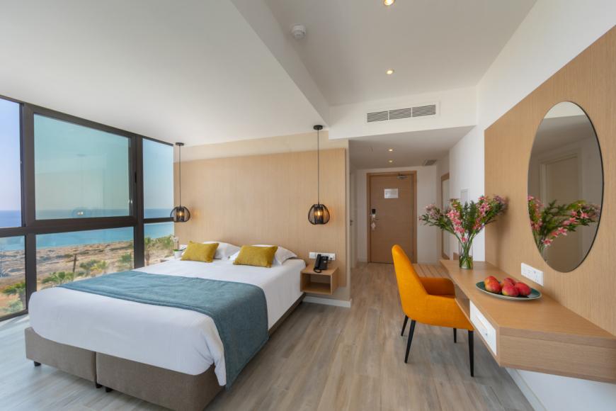 4 Sterne Hotel: Leonardo Crystal Cove Hotel and Spa by the Sea - Adults Only - Protaras, Famagusta (Süden), Bild 10