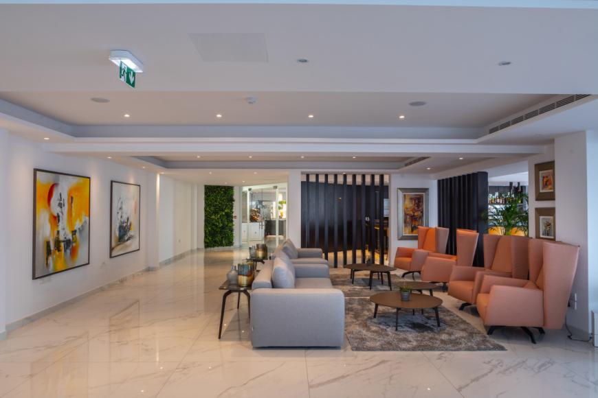 4 Sterne Hotel: Leonardo Crystal Cove Hotel and Spa by the Sea - Adults Only - Protaras, Famagusta (Süden), Bild 8