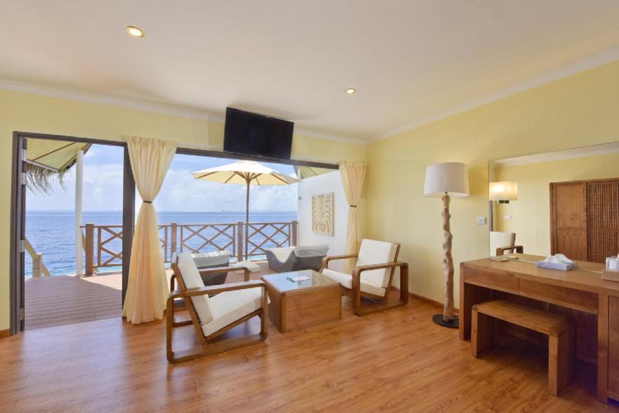 4 Sterne Hotel: Dreamland Maldives - The Unique Sea & Lake Resort & Spa - Baa Atoll, Raa & Baa Atoll, Bild 5