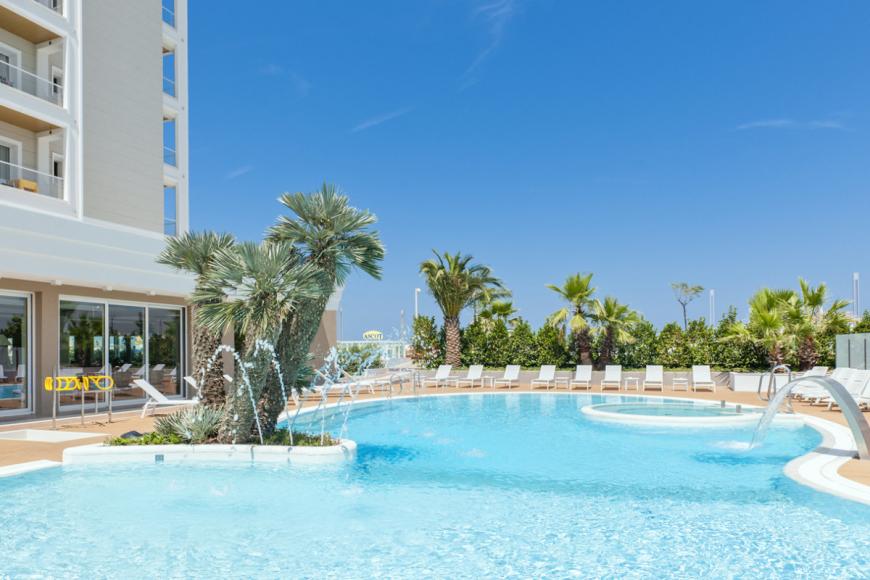 4 Sterne Familienhotel: Ambasciatori Riccione - Riccione, Emilia-Romagna, Bild 1