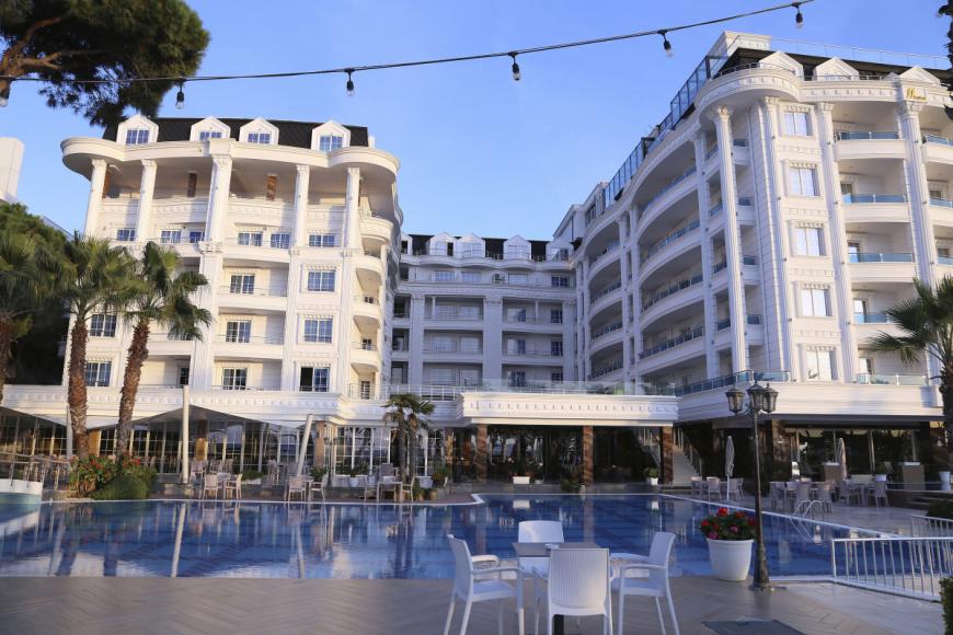 4 Sterne Familienhotel: Fafa Premium Resort - Golem, Tirana