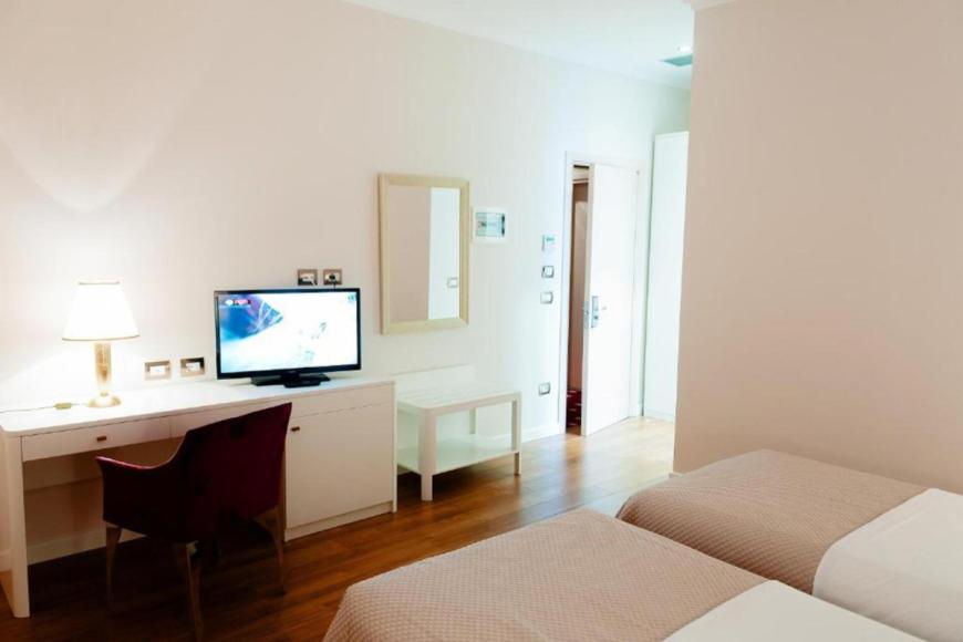 4 Sterne Hotel: Sar'Otel - Tirana, Tirana, Bild 7